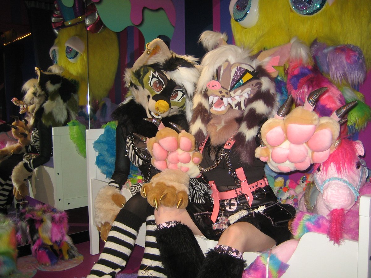 🥩 shuck hyena 🥩 in 🇯🇵 tweet media