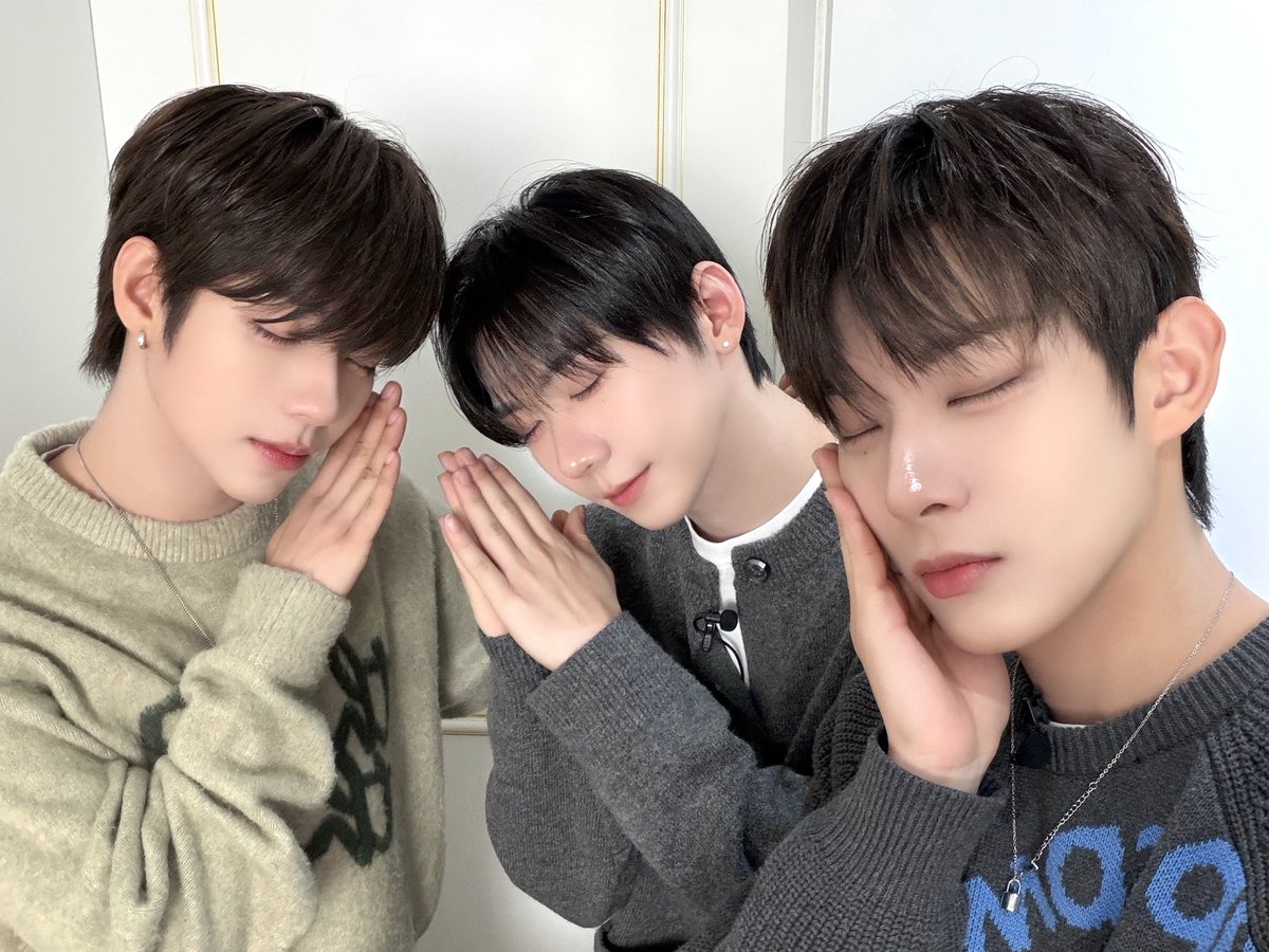 [📸] 안녕하세요, 셋입니다👀 현생에서는 포하만을 사랑하겠습니다💕

🖇 youtu.be/Om3zu0gPyRg

#AHOF #아홉
#STEVEN #스티븐
#HAN #박한
#JL #제이엘