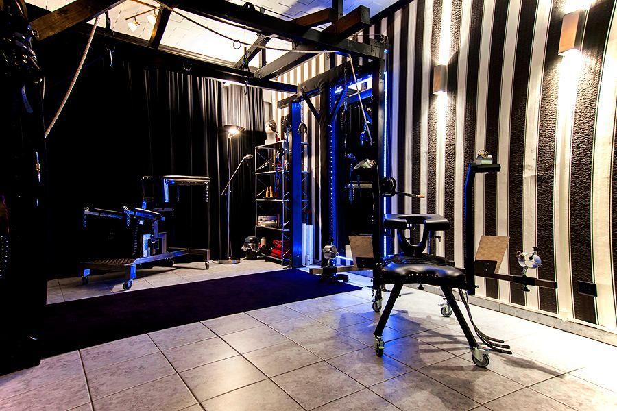 Kinky Revolution tweet media