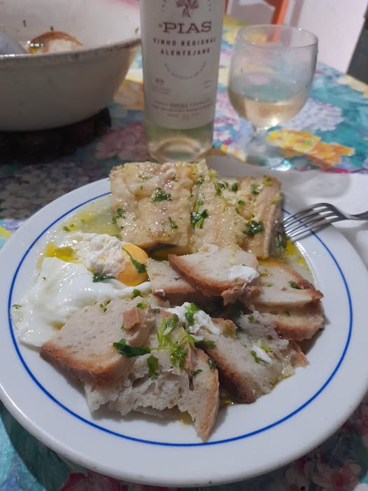 alentejo_1970's tweet image. Açorda de bacalhau á moda do meu #Alentejo 😋