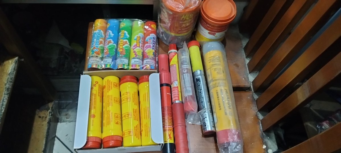 Donald Pyroshop tweet media