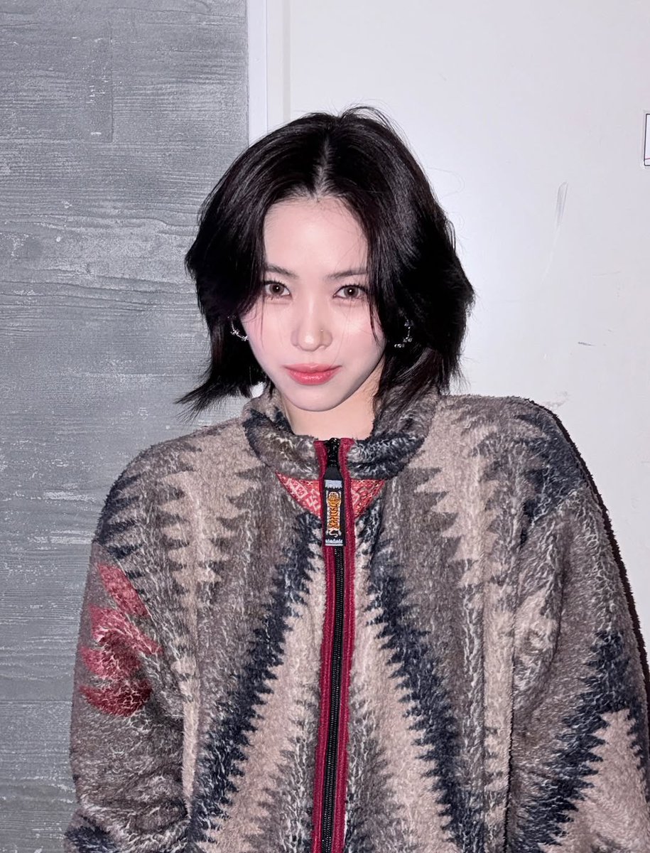 ITZY BASE tweet media