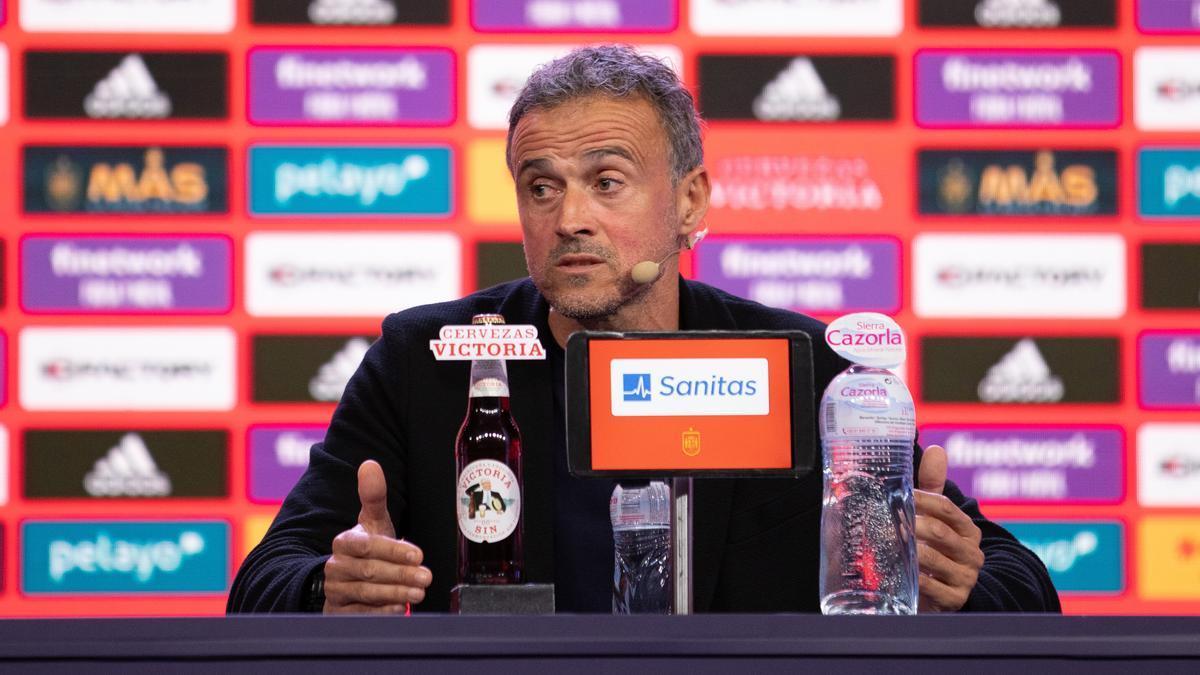 🐬🐬🚨📡 🗞🚨🐬🐬 | RUEDA DE PRENSA #RutaDelPancherio
🎙🗣 Luis Enrique: Ya es una cuenta atras para mi, para mis jugadores, para mi presidente y para todos los simpatizantes a este club, 10 jornadas para disfrutar y pensar lo bien q nos lo hemos pasado con esta familia.