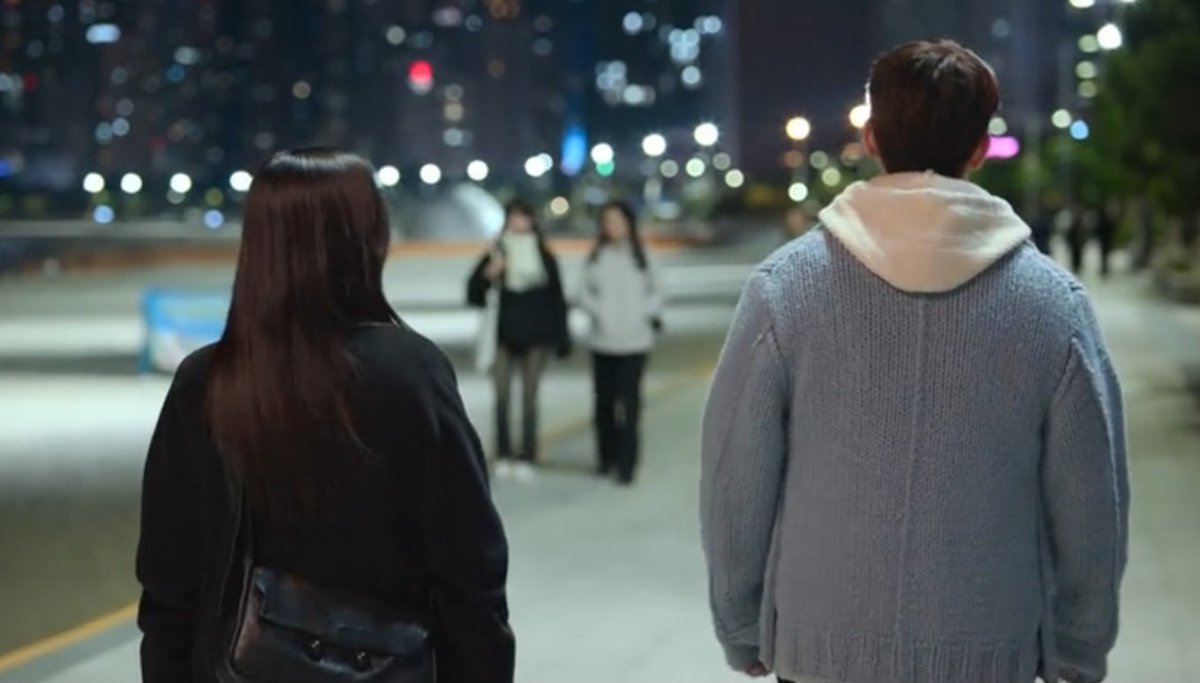 ULagkyu68656's tweet photo. 월간남친
지수 서인국 뒷모습
장면 나올 때마 유독
체구 차이가 나서 좋았다고 https://t.co/s9aSbuxE86