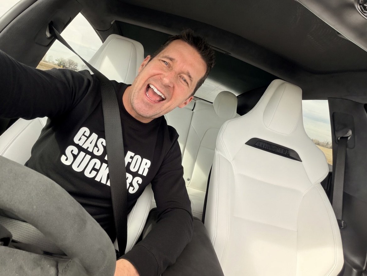 Dan from Spotted Model: Cars & Tech tweet media