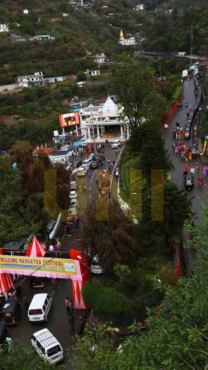UNI_Photos's tweet image. In Photos | Pilgrims on their way to the Shri Mata Vaishno Devi Shrine at Katra during the auspicious Chaitra Navratri festival.

📸: Aman Sharma / UNI

#MataVaishnoDeviShrine | #Katra | #Pilgrimage | #ChaitraNavratri | #JammuandKashmir | #UNI