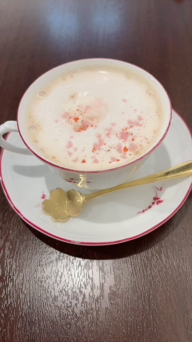 サラの動画アップされました❤️🧡🤍

fantia.jp/products/977215