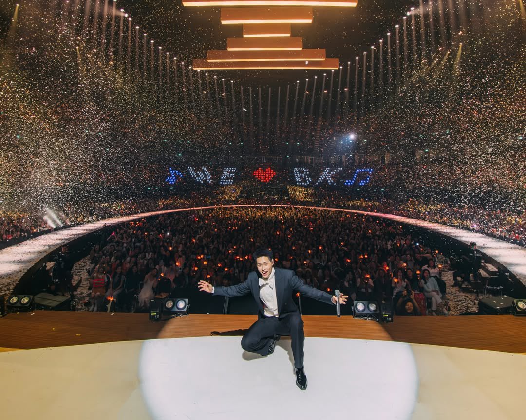 A•M LIGHT BOX tweet media