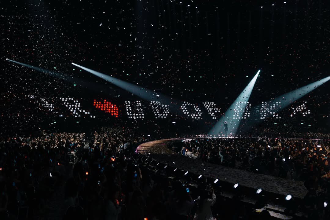 A•M LIGHT BOX tweet media