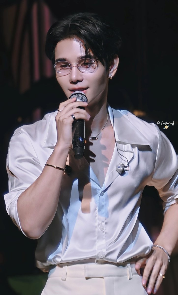ดาเมจแรงมาก! 😳
___
16.03.2026
#JeffSaturReturnsToSaturnBirthdayFansign 
#JeffSatur