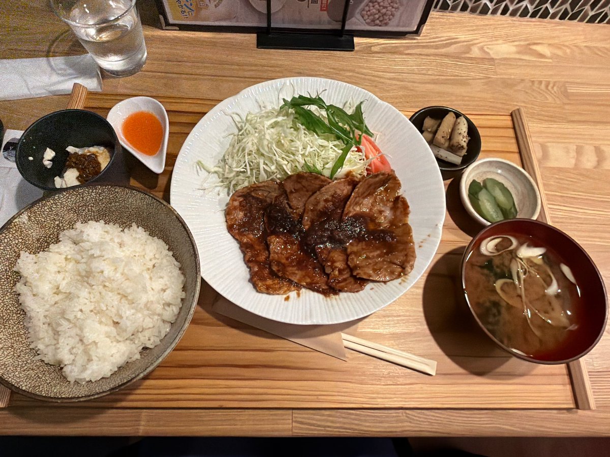 セスコーエン@圧倒的エナジー構図 tweet media