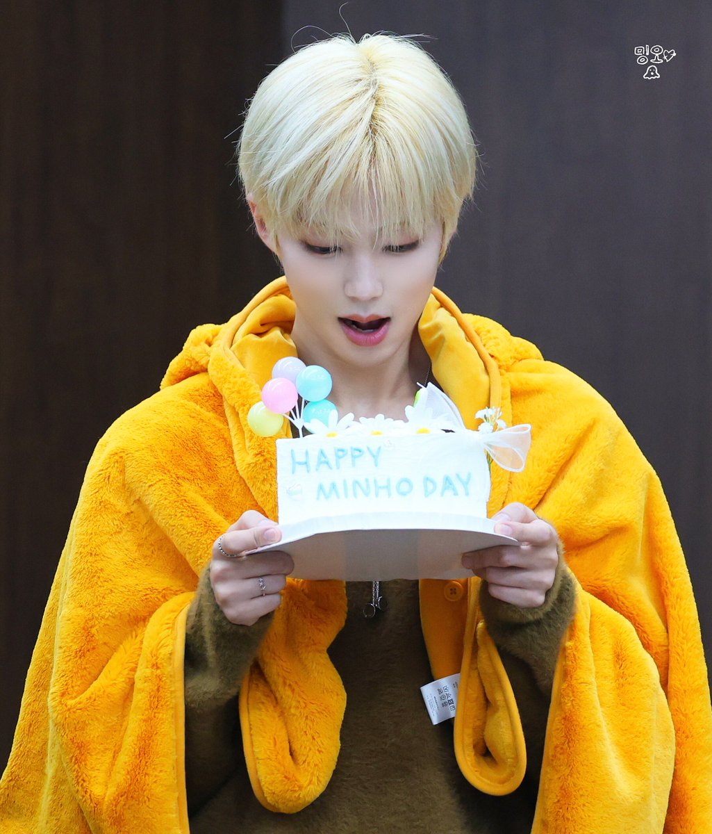 251012 디마뮤

🎂😮

#8TURN #에잇턴 #양민호 
#민호 #MINHO