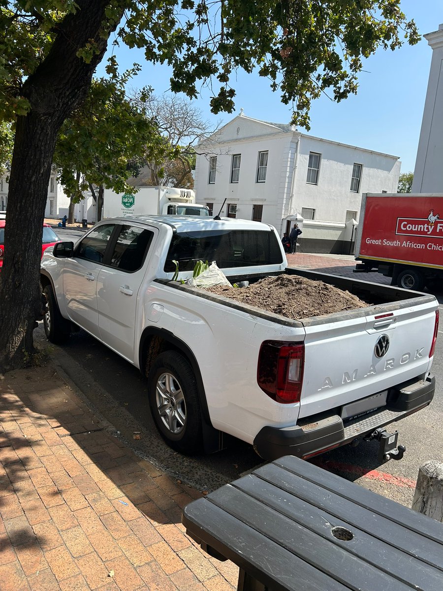 Cape Town, Bru /\/¯¯¯¯¯\/ tweet media