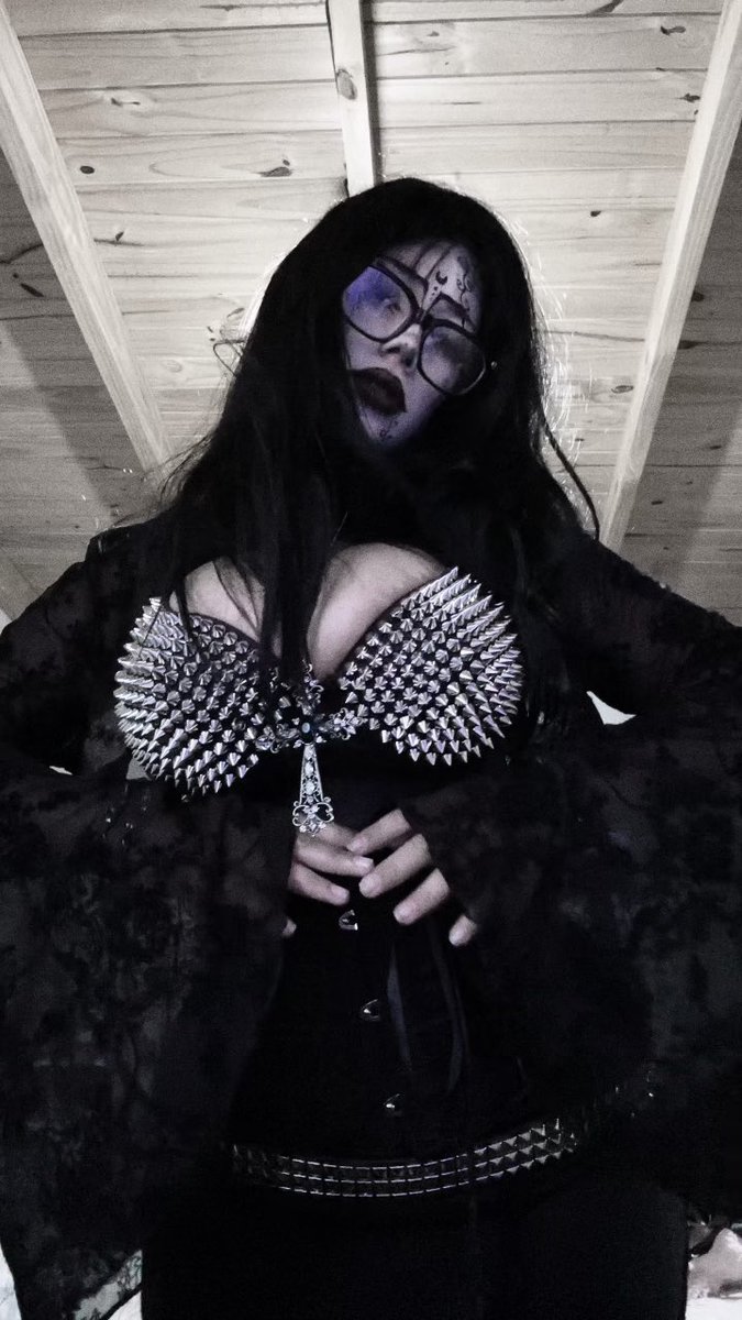 may._iiii tweet media