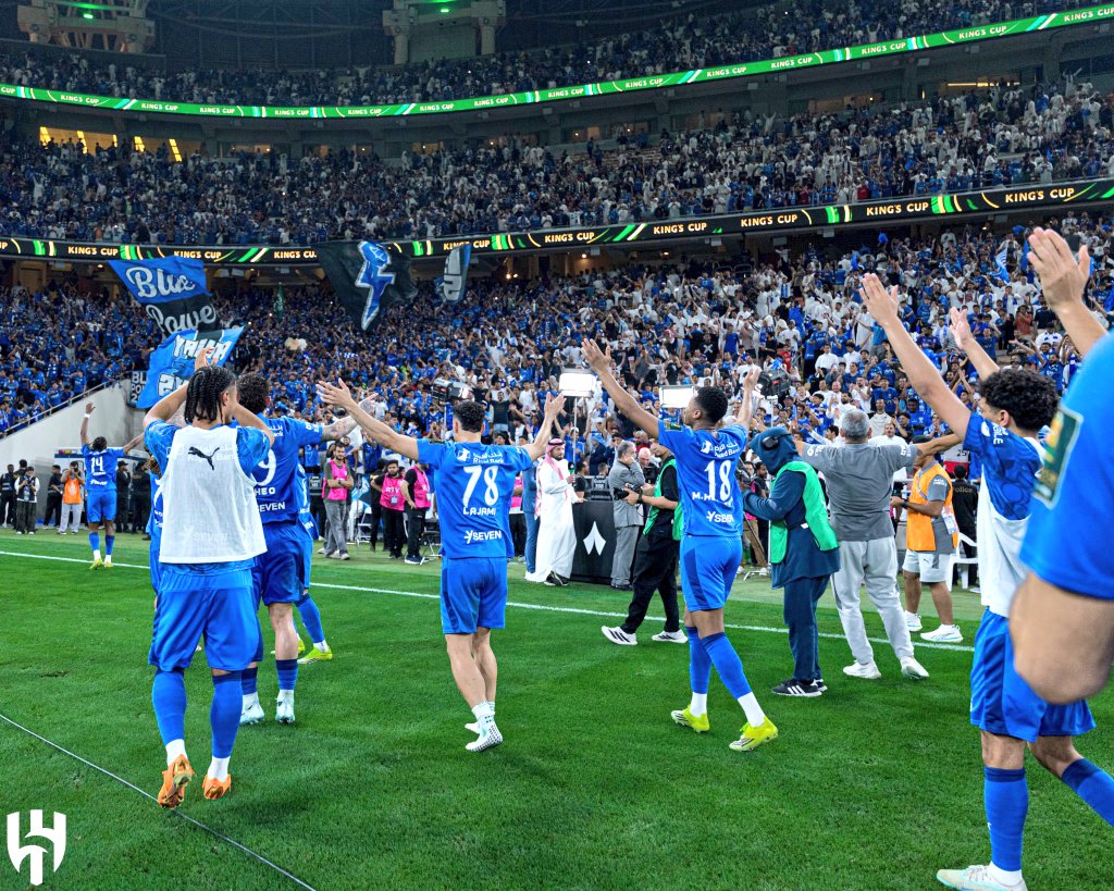 🔵 الكبير 🔵

🔵 معلومة :
🔵 الهلال هو الفريق السعودي ( الوحيد ) الذي لا يزال ينافس على ثلاث بطولات ..
🔻 بطولة الدوري ..
🔻 بطولة كأس الملك ..
🔻 دوري أبطال آسيا للنخبة ( للكبار ) ..
