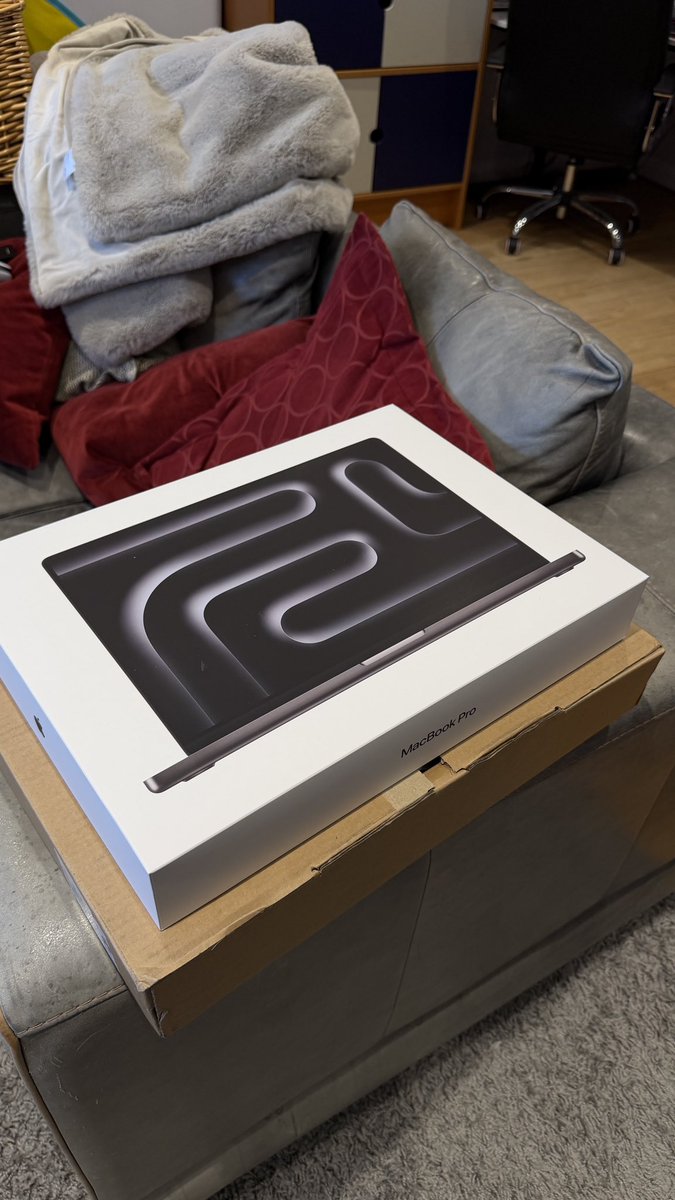 Jordan | NEWMEDIUMS tweet media