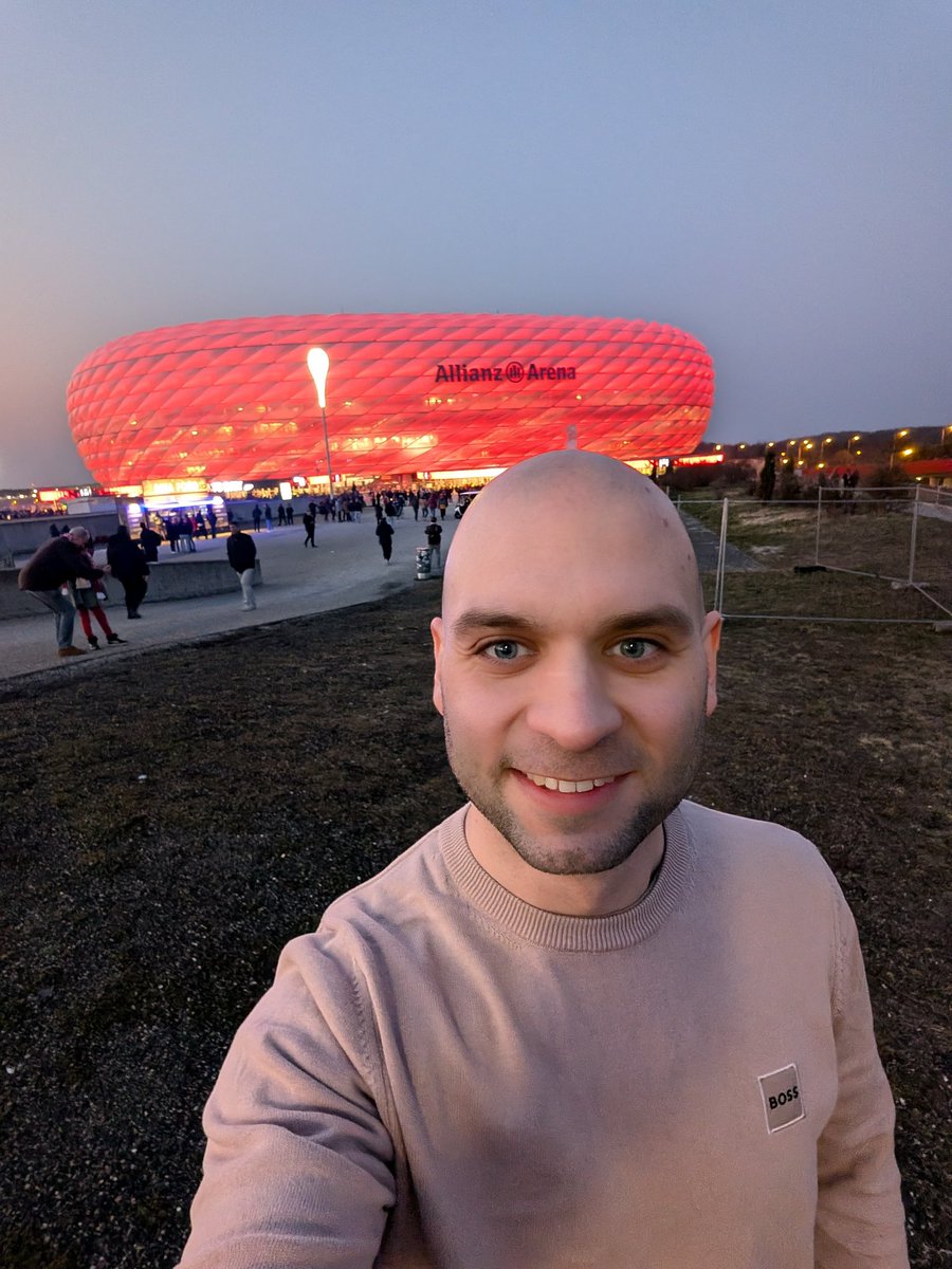 jhowes17's tweet photo. Cheeky little bucket list trip! 🇩🇪

Highly recommend 👌

#FCB https://t.co/bQK1HcGw52