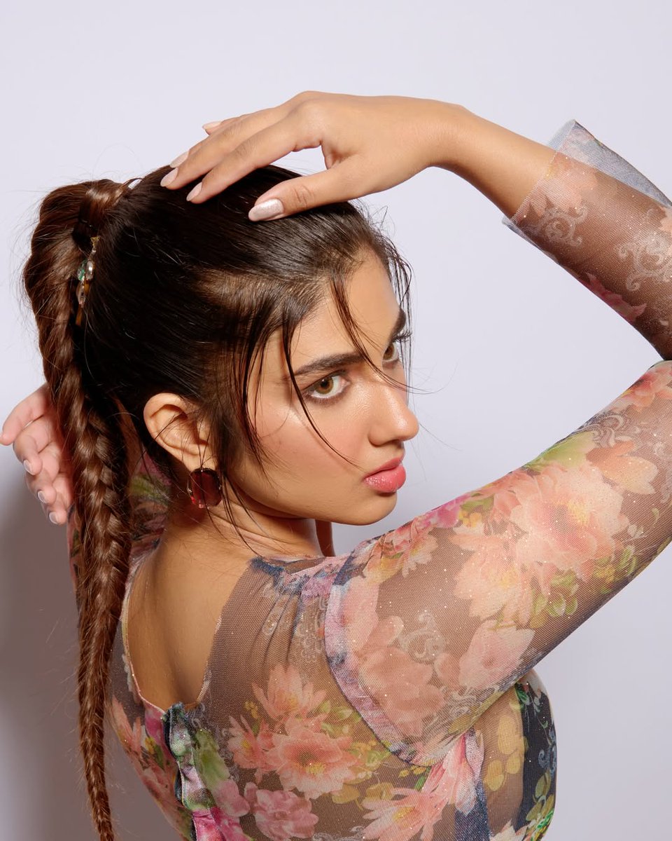 Only Heroines tweet media