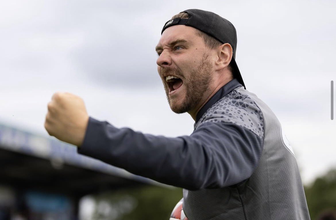 Ian Jones tweet media