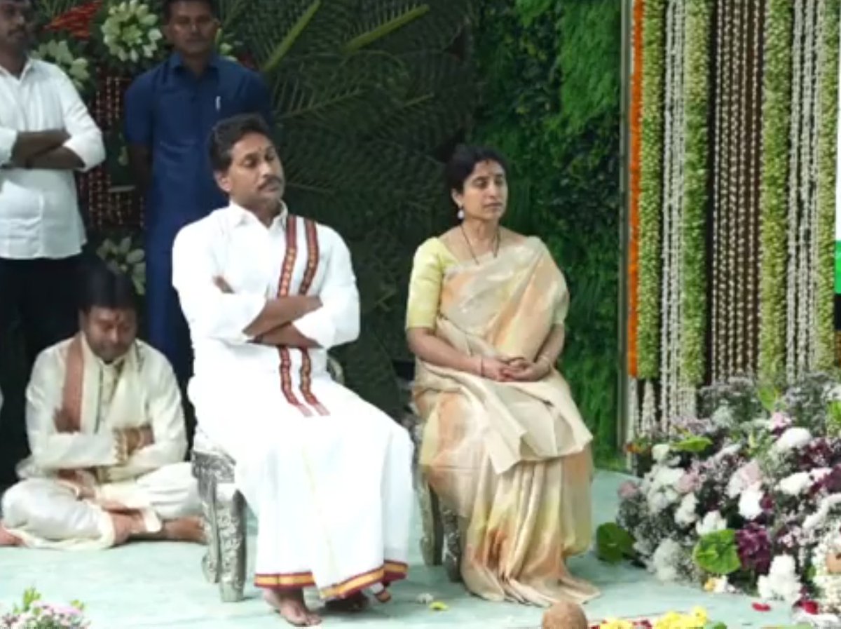 చాకిరేవు tweet media