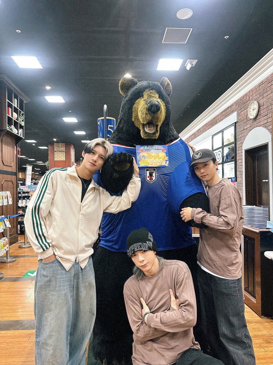 ONE OR EIGHT tweet media