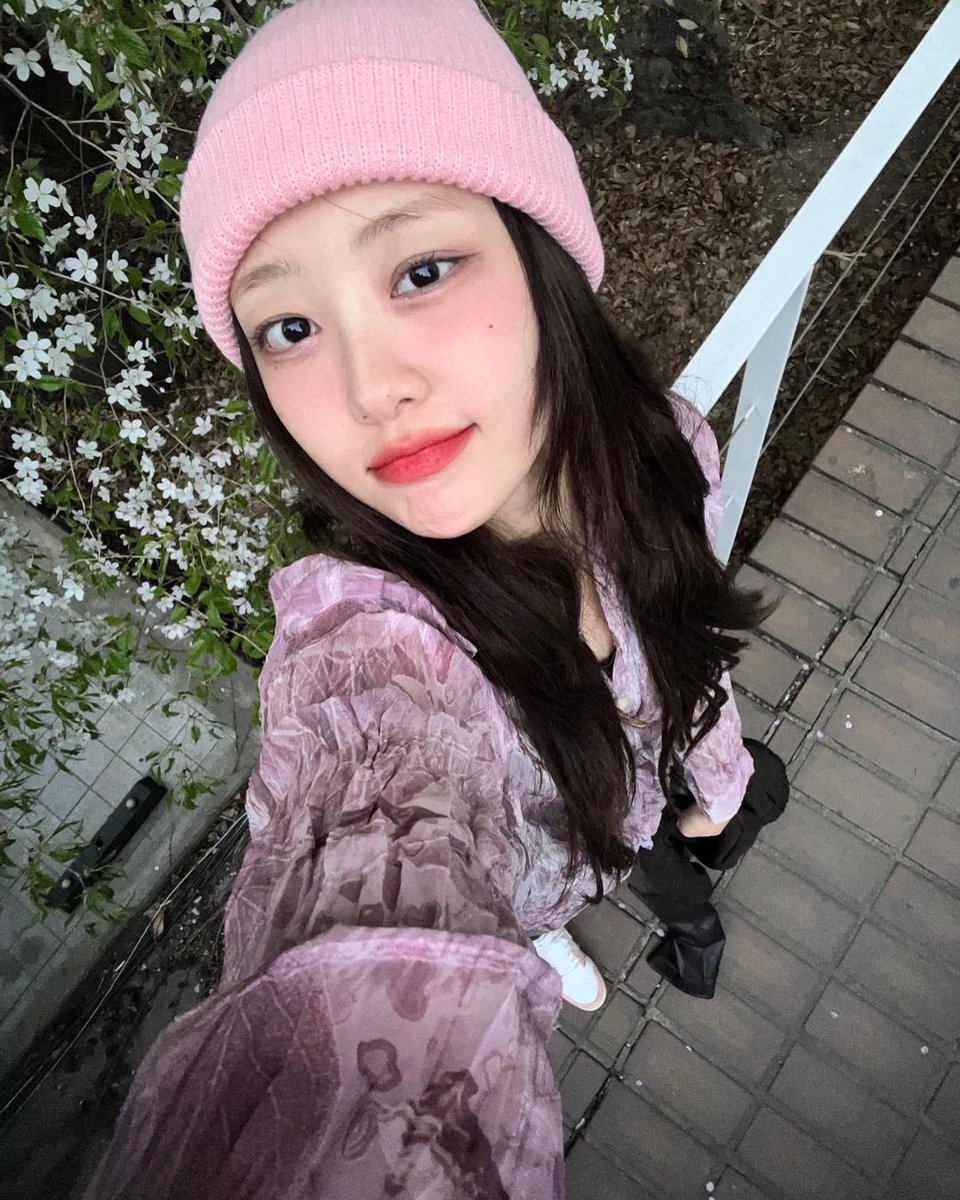 𝐕oy a finalizar este día viniendo al tan #𝐡o͟rro𝕣·爱ᰍ𝕣ē𝕥urn ☠️☆ esperando no asustarme muchísimo y contenerme por el #𝑛ig𝚑𝐭𝚖𝕒reʼ𝕤ྀ𝐡o𝑙lǝr ¡! miren estoy emocionada y se nota.

𝚍ar𝕜 bu͞nn𝕚e ︎✺🐇 #𝑘urom𝕚 !