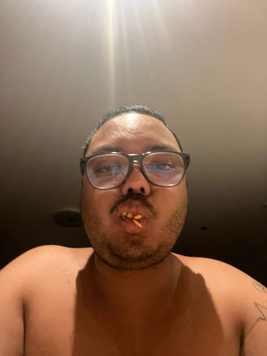 Wickedspigs's tweet photo. The dum pig has been gorging himself for the last week.  Look at these new rolls on him. https://t.co/ljjHB6oTFJ