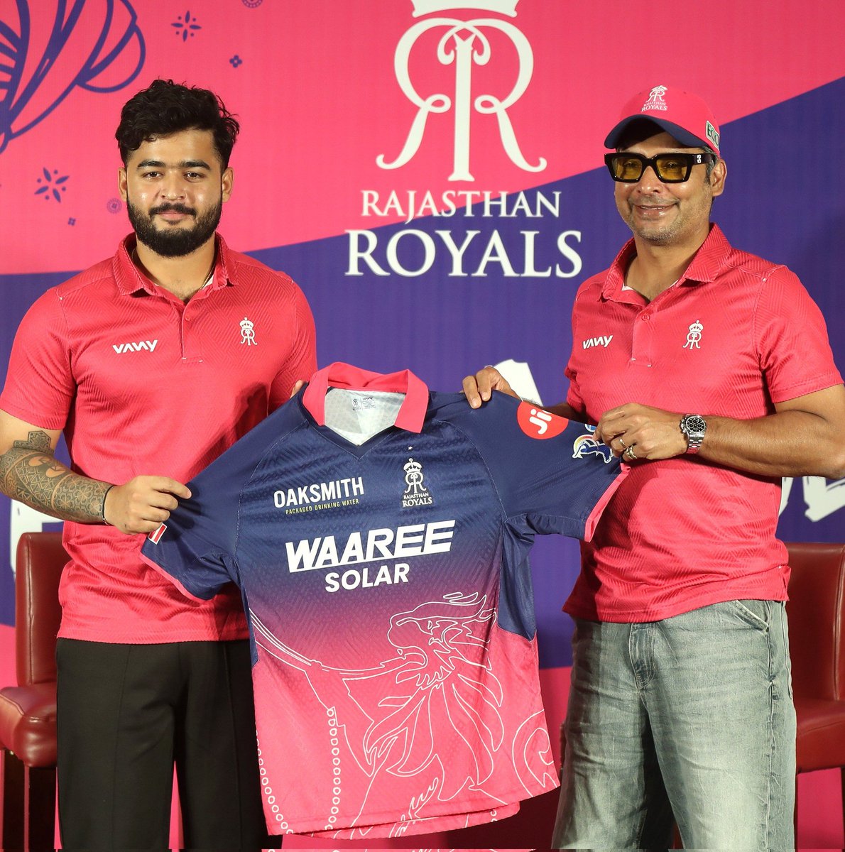 CAPTAIN & COACH WITH NEW RAJASTHAN ROYALS JERSEY 🩷