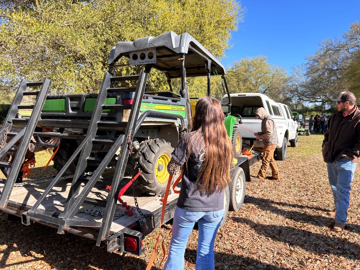 ClemsonAgSafety's tweet photo. During Clemson University's Spring Break, the Ag Safety Program spends its time traveling across SC to host the annual Pee Dee and Edisto REC Ag Safety Field Days! It is always an amazing time teaching youth from all across the state how to be safe in agriculture! https://t.co/gIyJMOFhHg