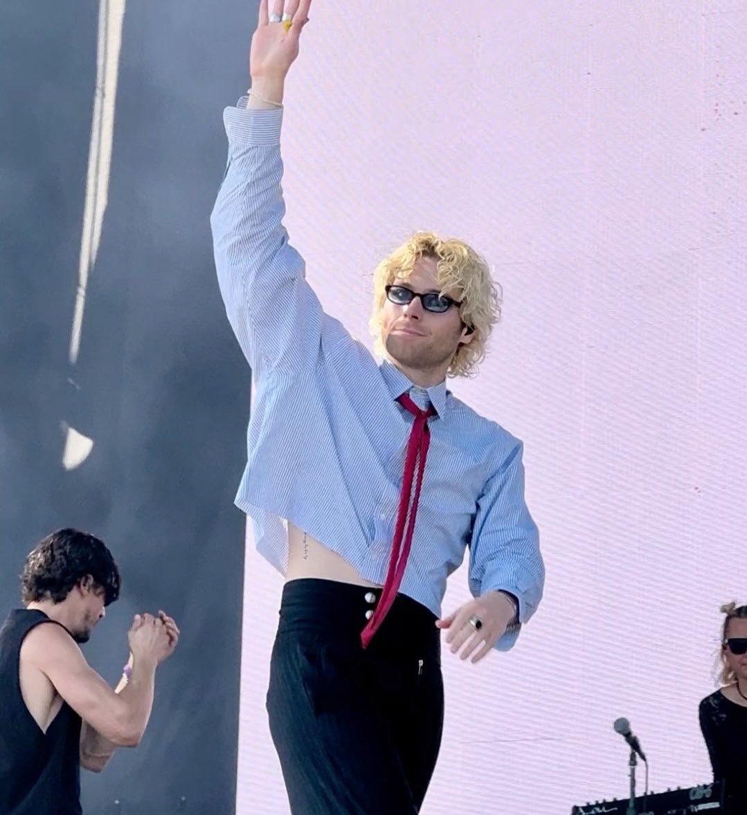 neo ★ is a STAR! tweet media