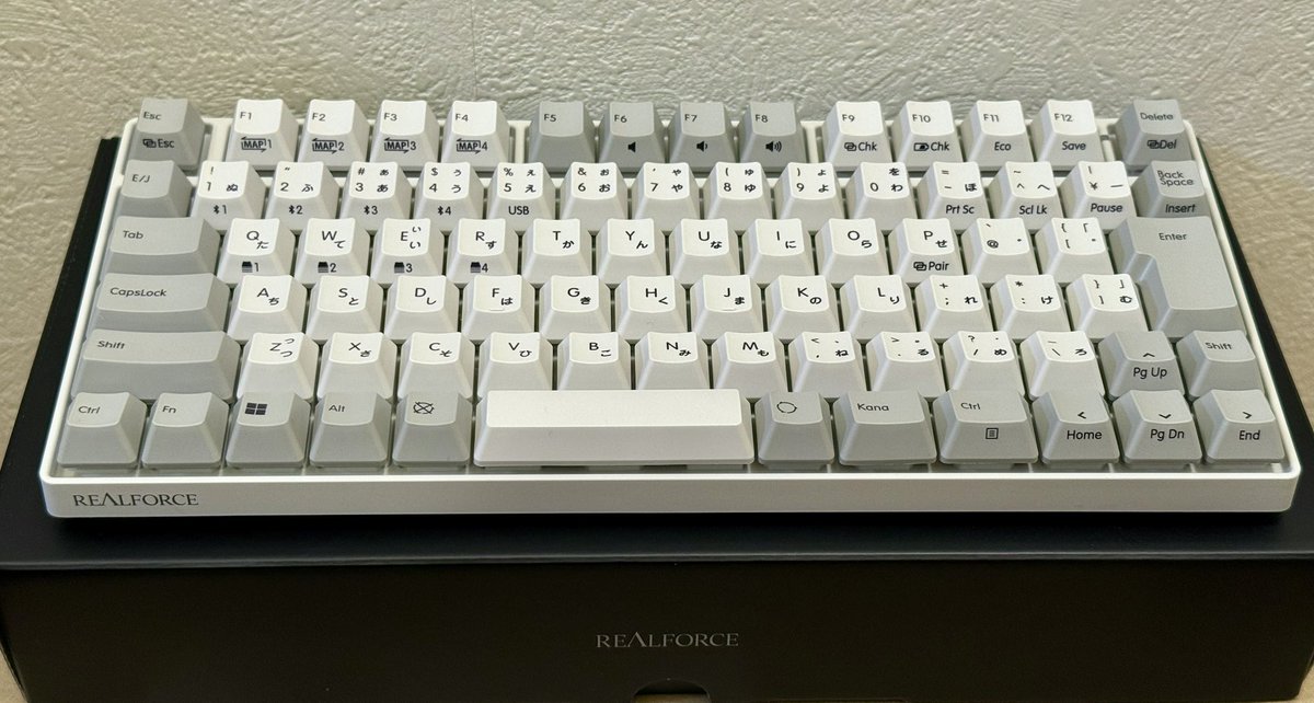 マスク穴先輩 tweet media