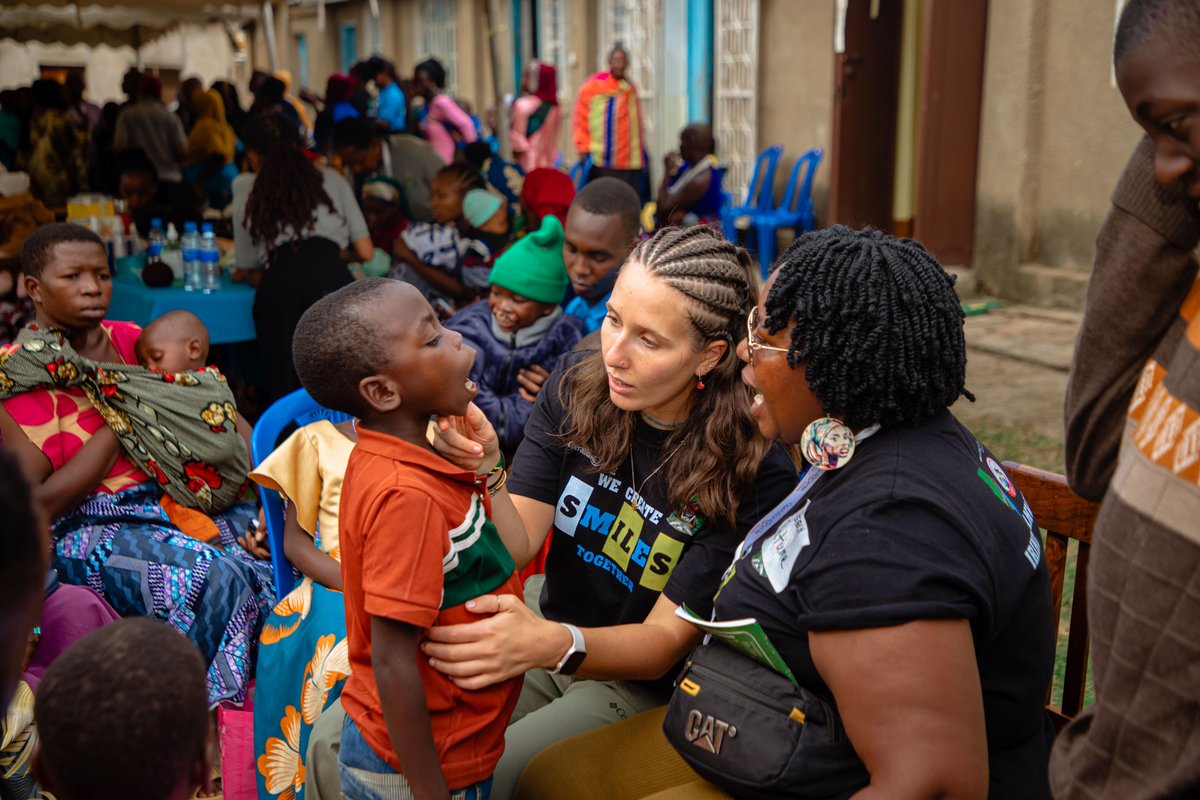 Operation Smile tweet media