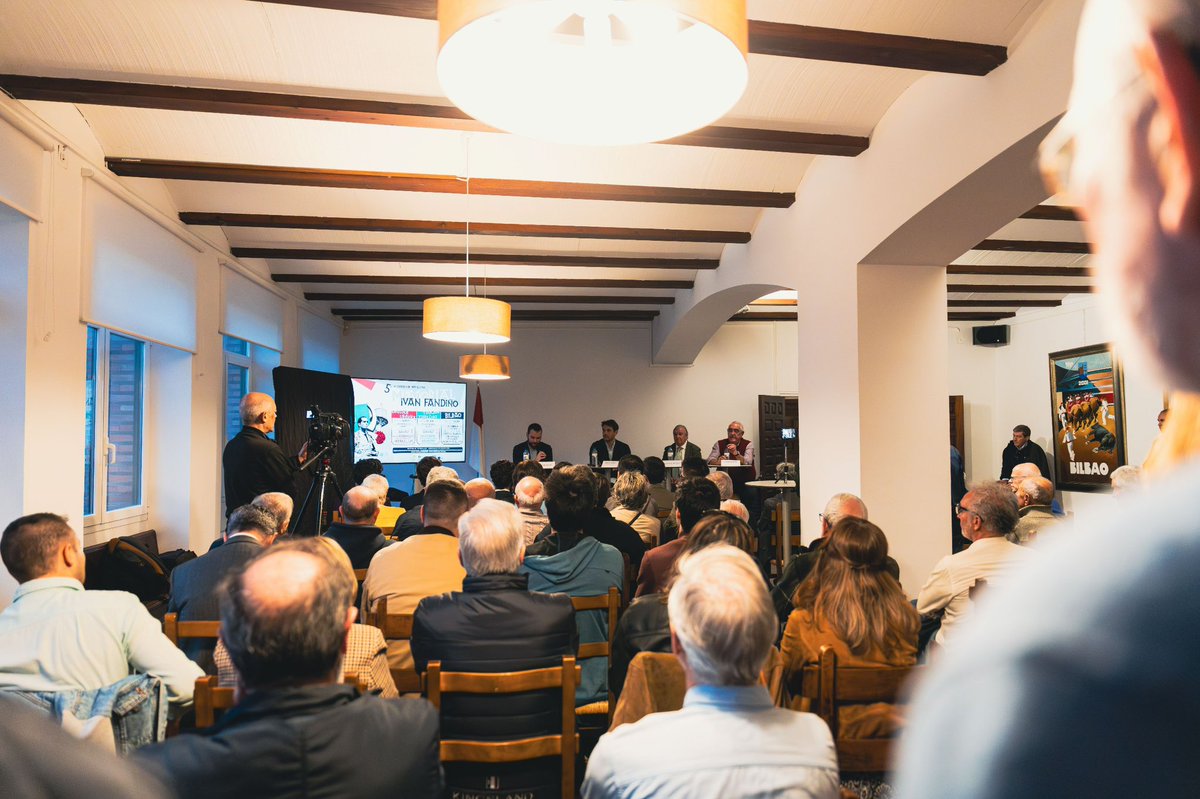 Estefania Azul tweet media