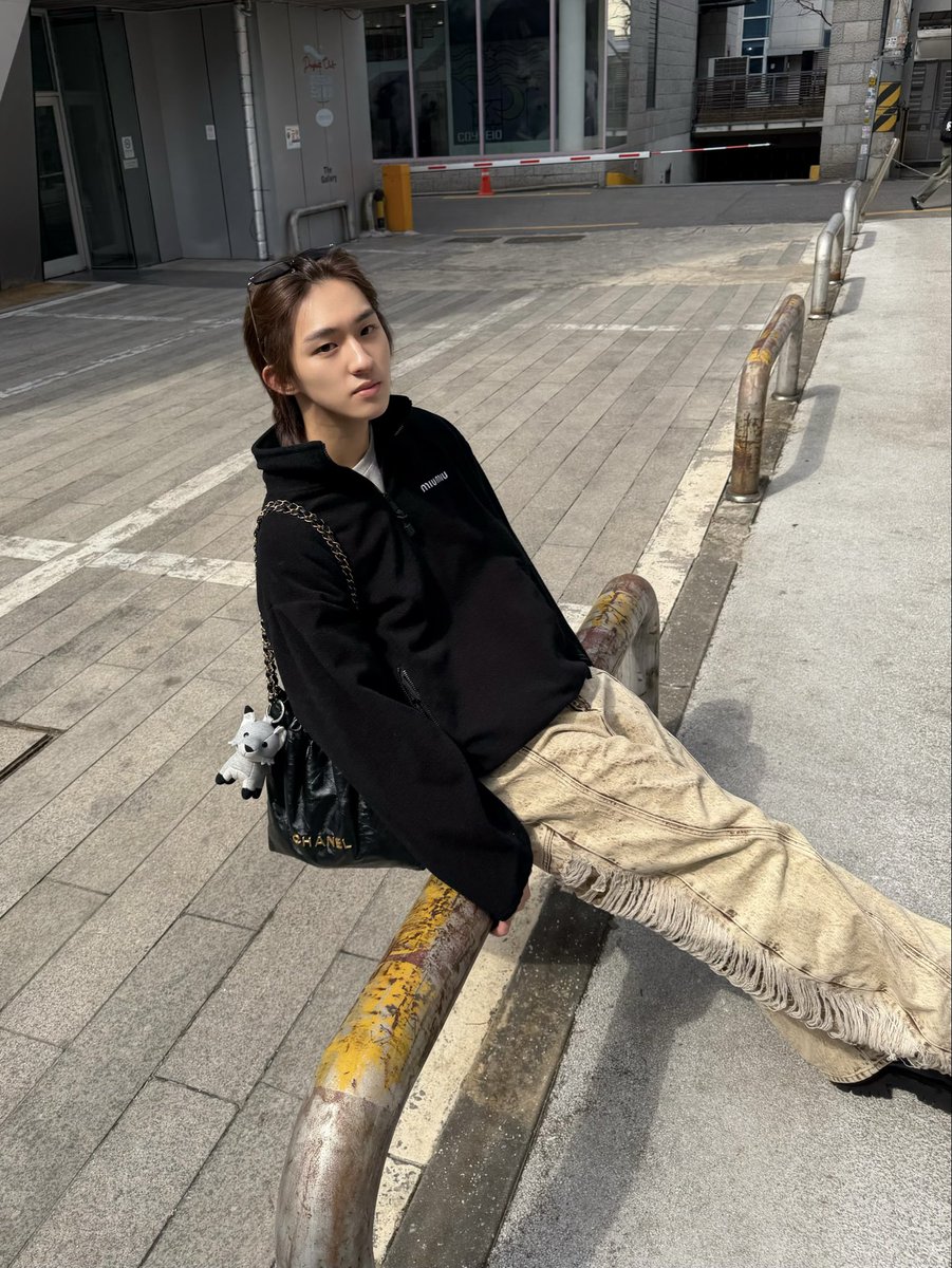 Kong.Jiro tweet media