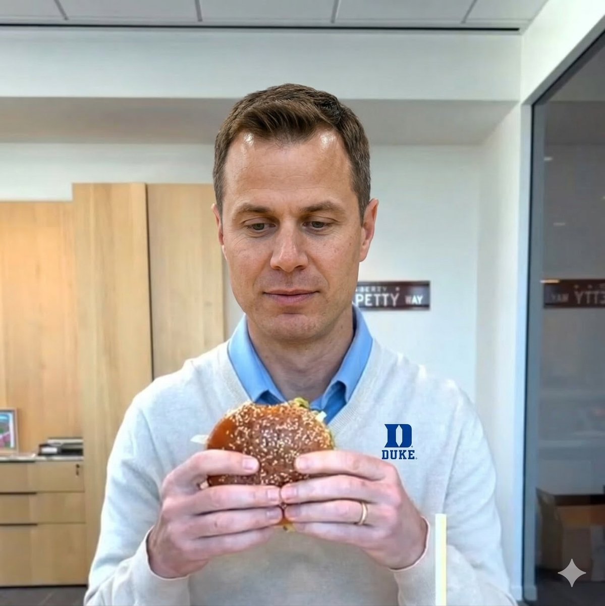 Reedadile tweet media