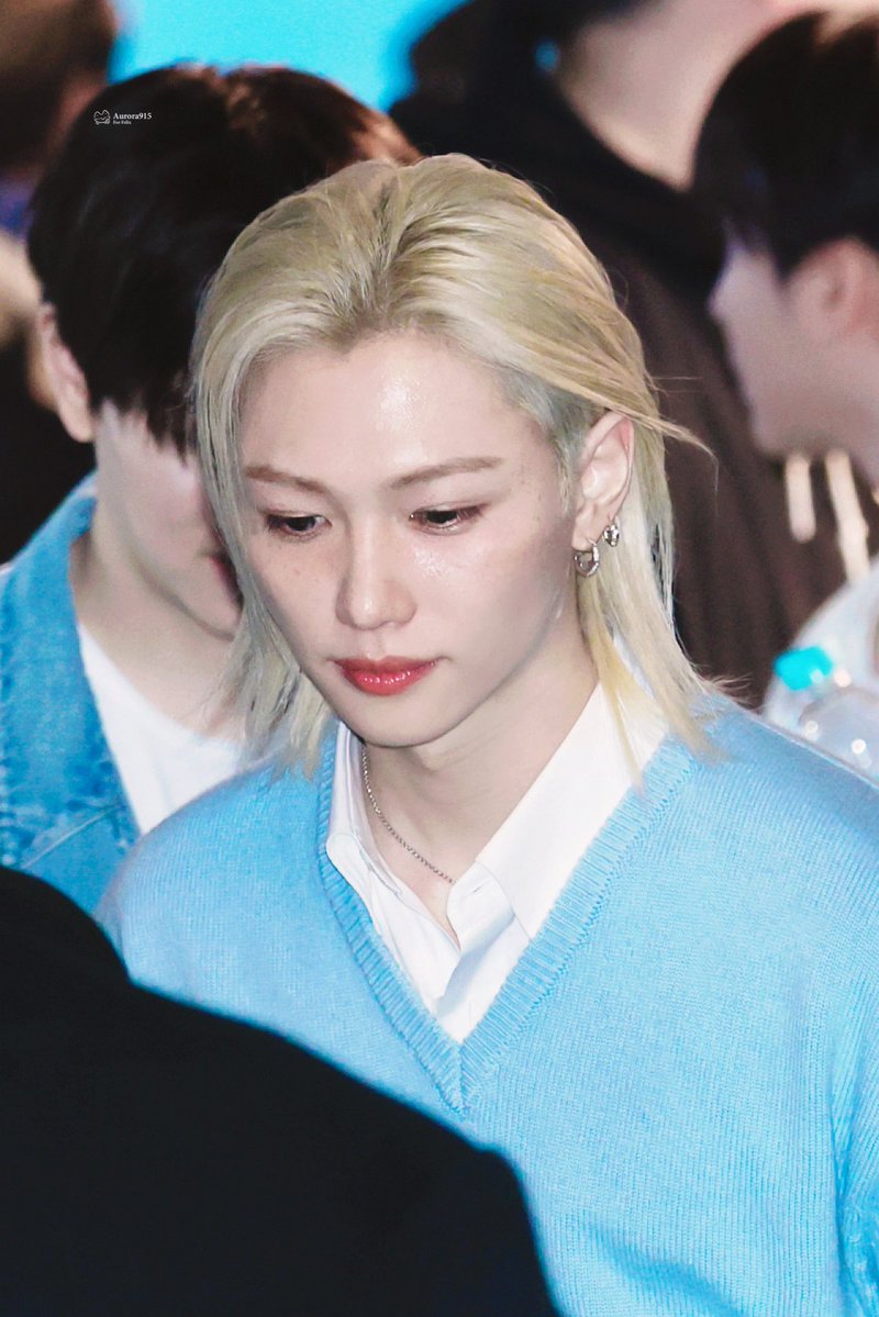 Aurora915 tweet media