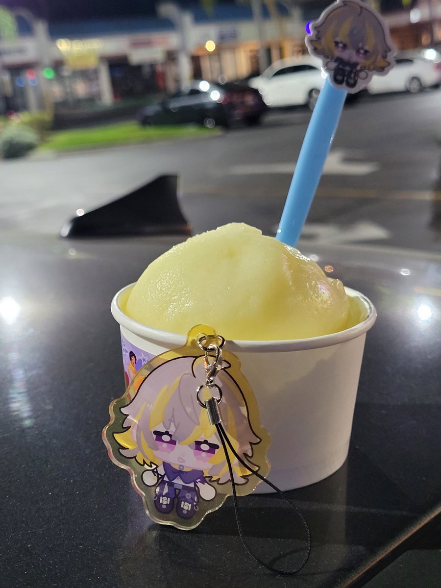 LuciferLeon tweet media