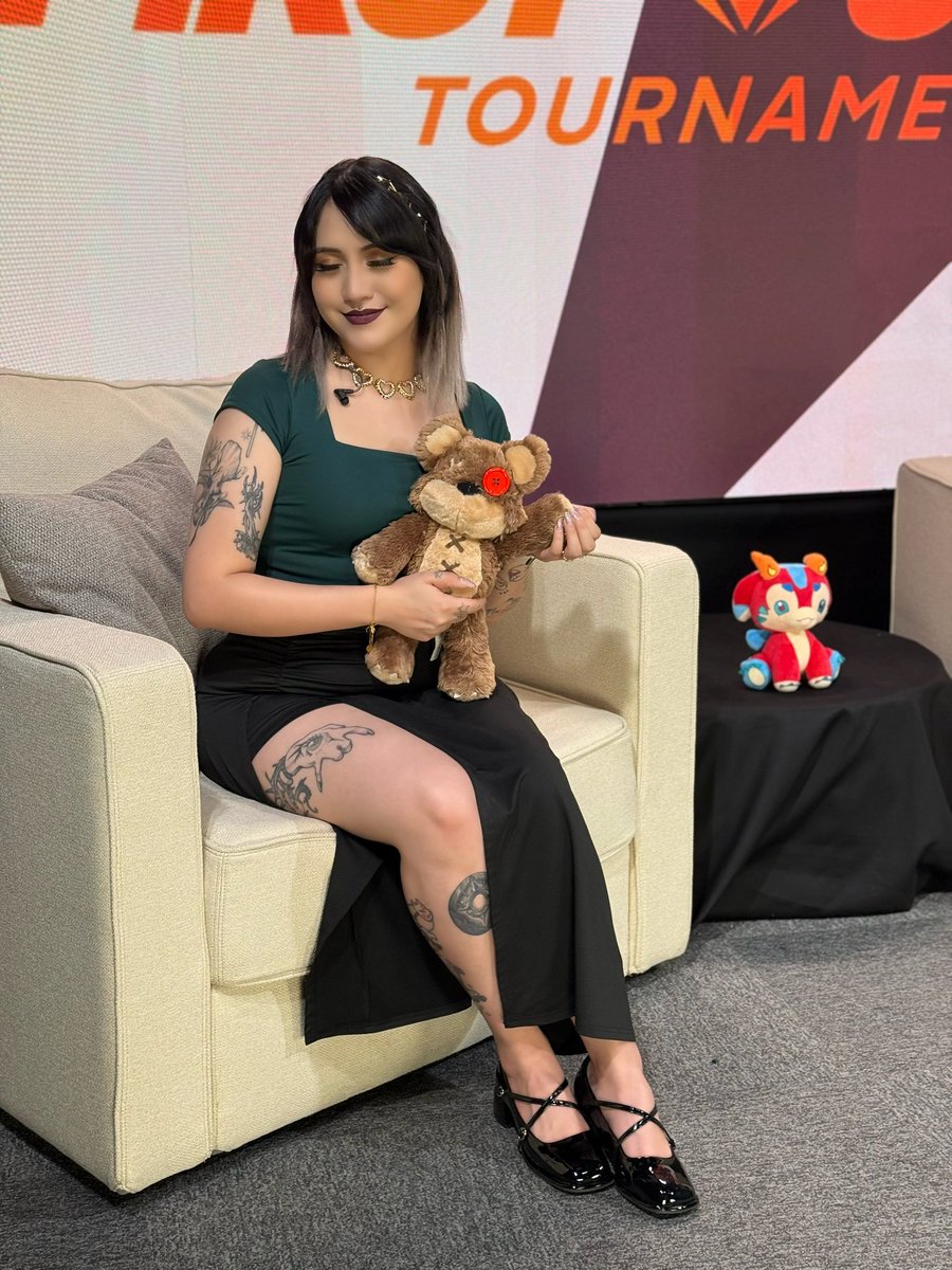 Li ✧ HOY Stream Extensible tweet media