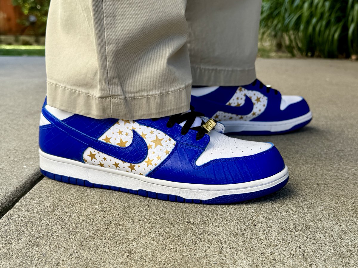 kaedskicks's tweet photo. SB Dunk Low Supreme Stars • Hyper Royal (2021)
#kotd #supreme #sbdunk https://t.co/OV35xpV9jG