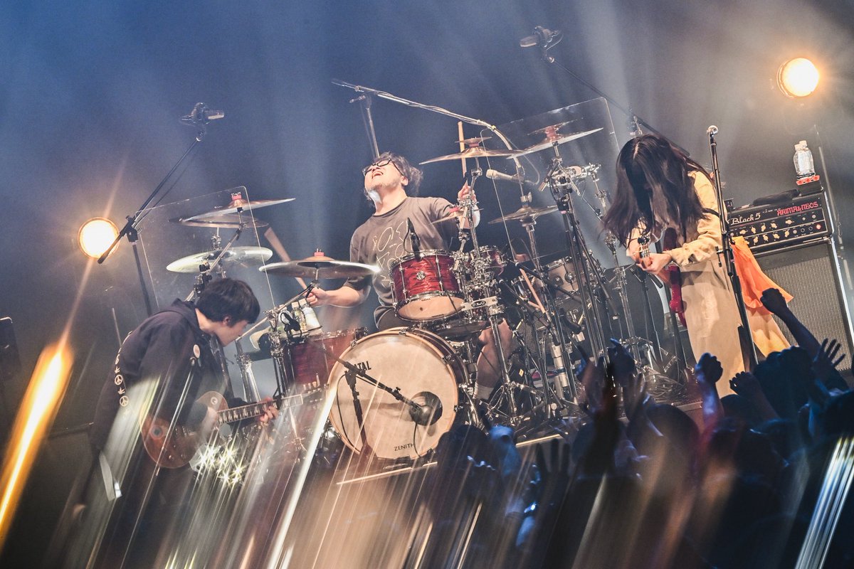 ＼「Lyrical Tattoo」東京公演ありがとうございました／

ご来場いただきありがとうございました！
いかがでしたか？
次回は5/15（金）宮城です！
各地で皆さまをお待ちしております！
11月のワンマンもよろしくお願いいたします✅

▷Tour「Lyrical Tattoo」残り12公演
＊5/15（金）宮城・仙台darwin