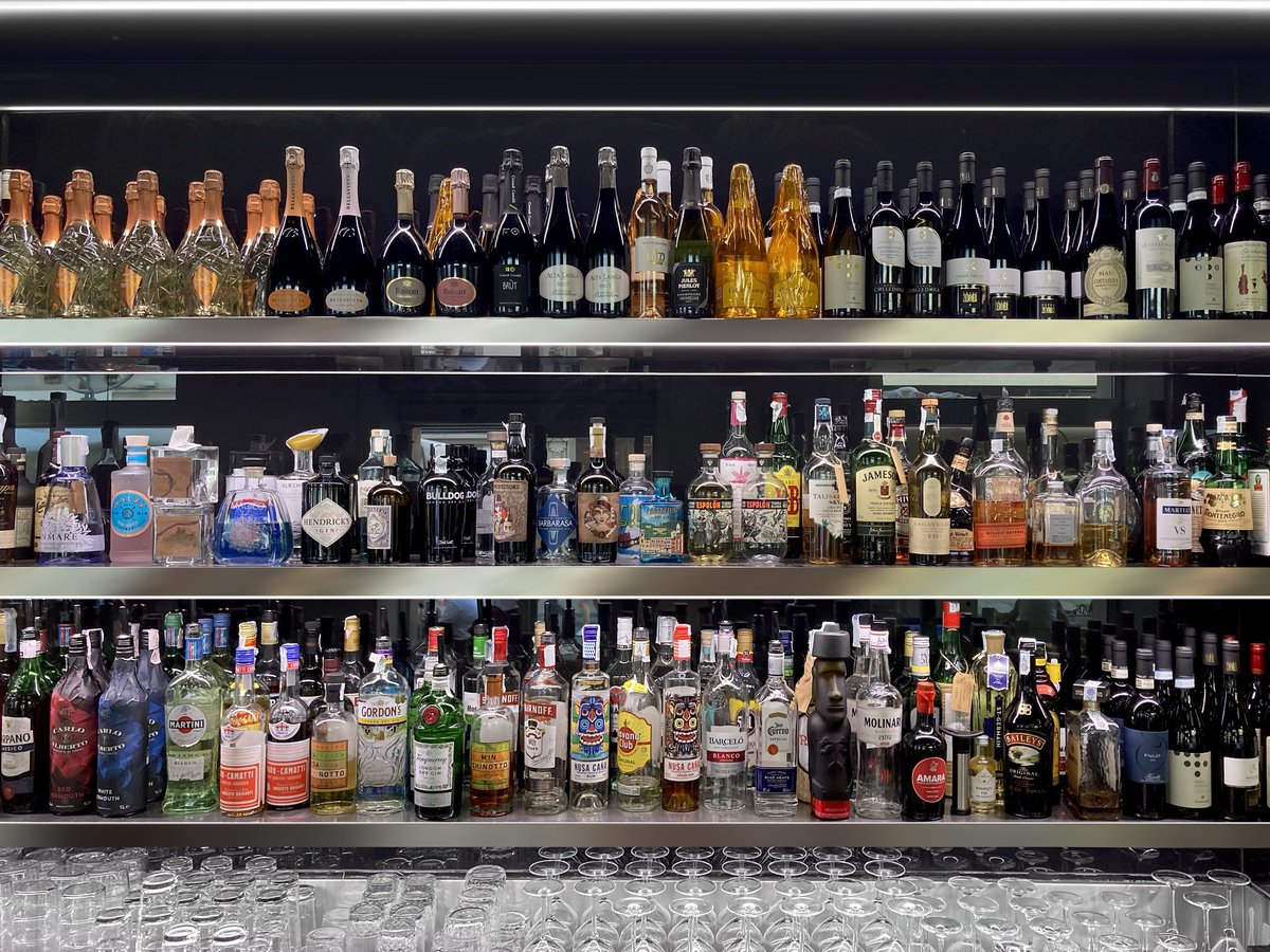 whatsontheshel1's tweet image. Alcoholic beverages and liqueurs on the shelves of 
the bar.

stock.adobe.com/contributor/21…

#Alcoholic #beverages #liqueurs #shelves #bar #editorialphoto #adobe #stockadobe #photo #italy #europe #champagne #prosecco #sparklingwine #aperol #campari #vermouth #martini #liqueur