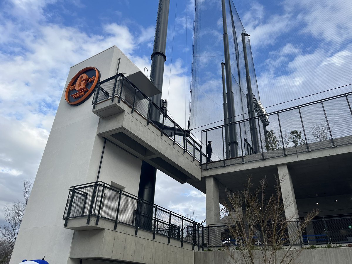 個人的な今季開幕はジャイアンツタウンでの二軍戦。編成が変わったおかげで中日の二軍の試合が関東で観戦出来るようになった。こんな事でもなければ一生来る事は無かったと思うけど、綺麗でこぢんまりとした良き球場。試合内容はアレでしたが福田君の咆哮とブライトさんのホームランにはグッと来た。