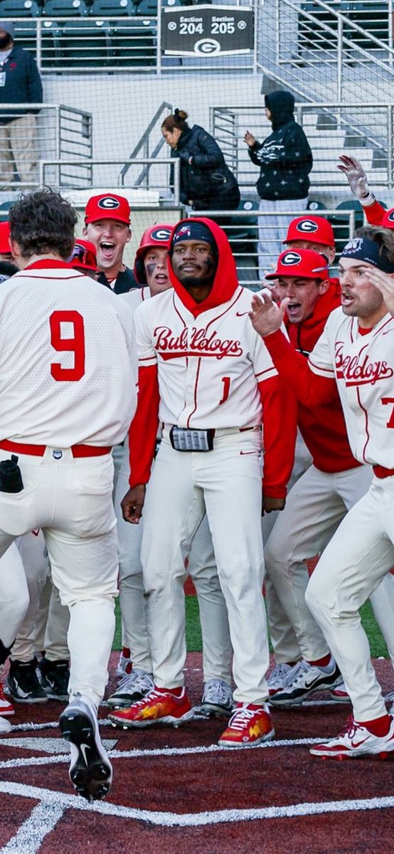 Diamond Dawgs tweet media