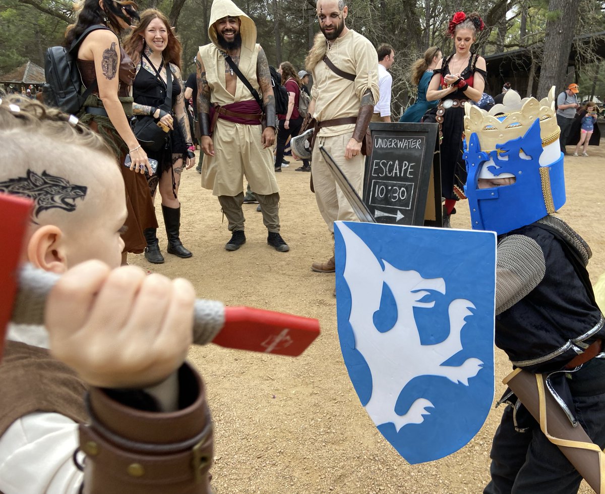 Valorhelm tweet media