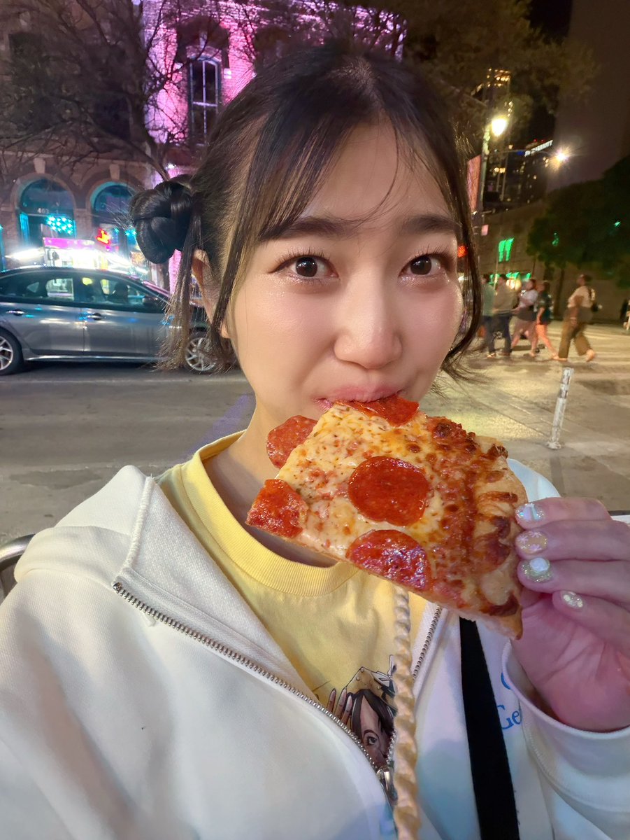 らく raku tweet media