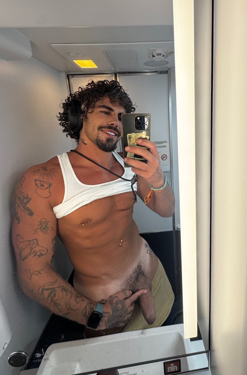 mrvalentinamour 🇫🇷🇧🇷 Paris, wanna collab? tweet media