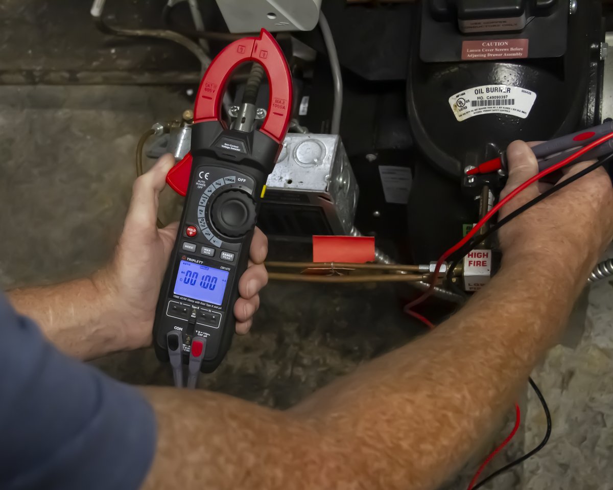 The Triplett CM1070 True RMS Clamp Meter measures AC/DC current up to 1000A without breaking the circuit—simply clamp around a single conductor for fast, efficient electrical testing.Learn more: bit.ly/48vNxMa