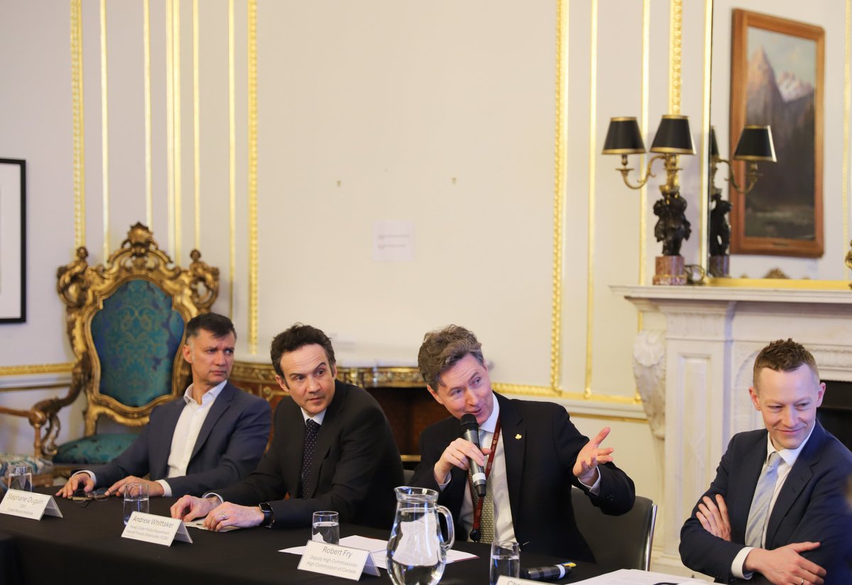 CanadianUK tweet media