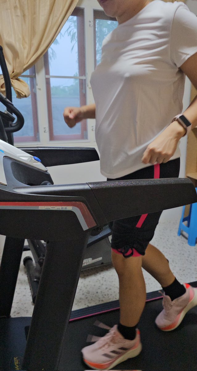 tonandHOTwife tweet media