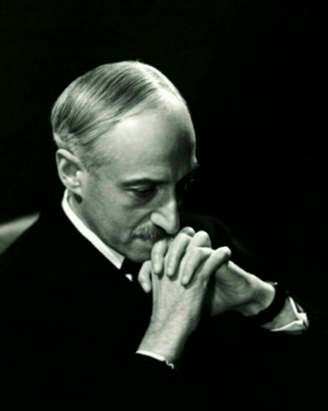 Писатели и Философы tweet media